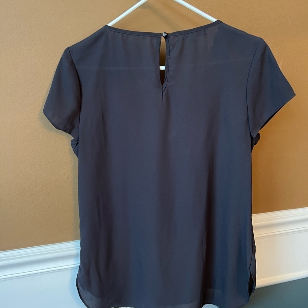 Socialite Gray Embellished Short Sleeve Blouse Rhinestone Size L Career - Picture 5 of 6
